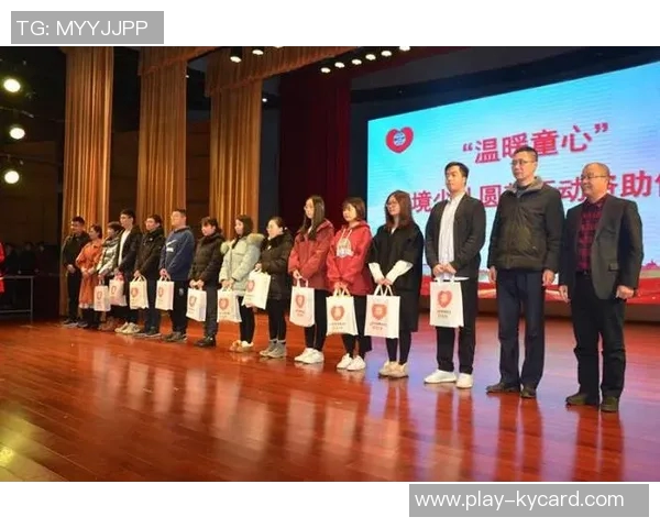 拉菲尼亚回乡举办圣诞慈善活动温暖帮助有需要的人们